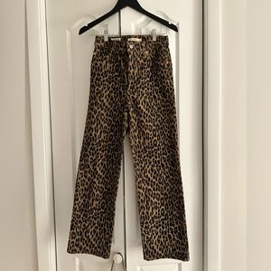 Levi's Ribcage Leopard Print Corduroy Pants Size 26